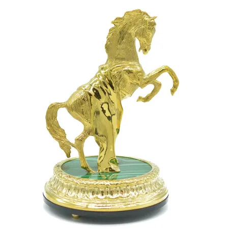 Статуэтка "Конь с попоной" на малахите